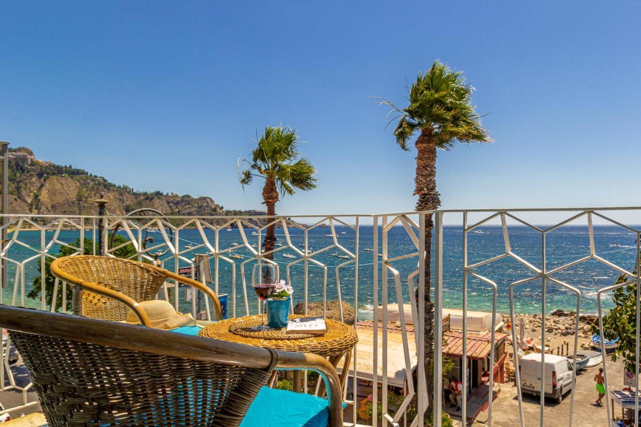 Brezza Di Mare Apartment Giardini Naxos Bagian luar foto