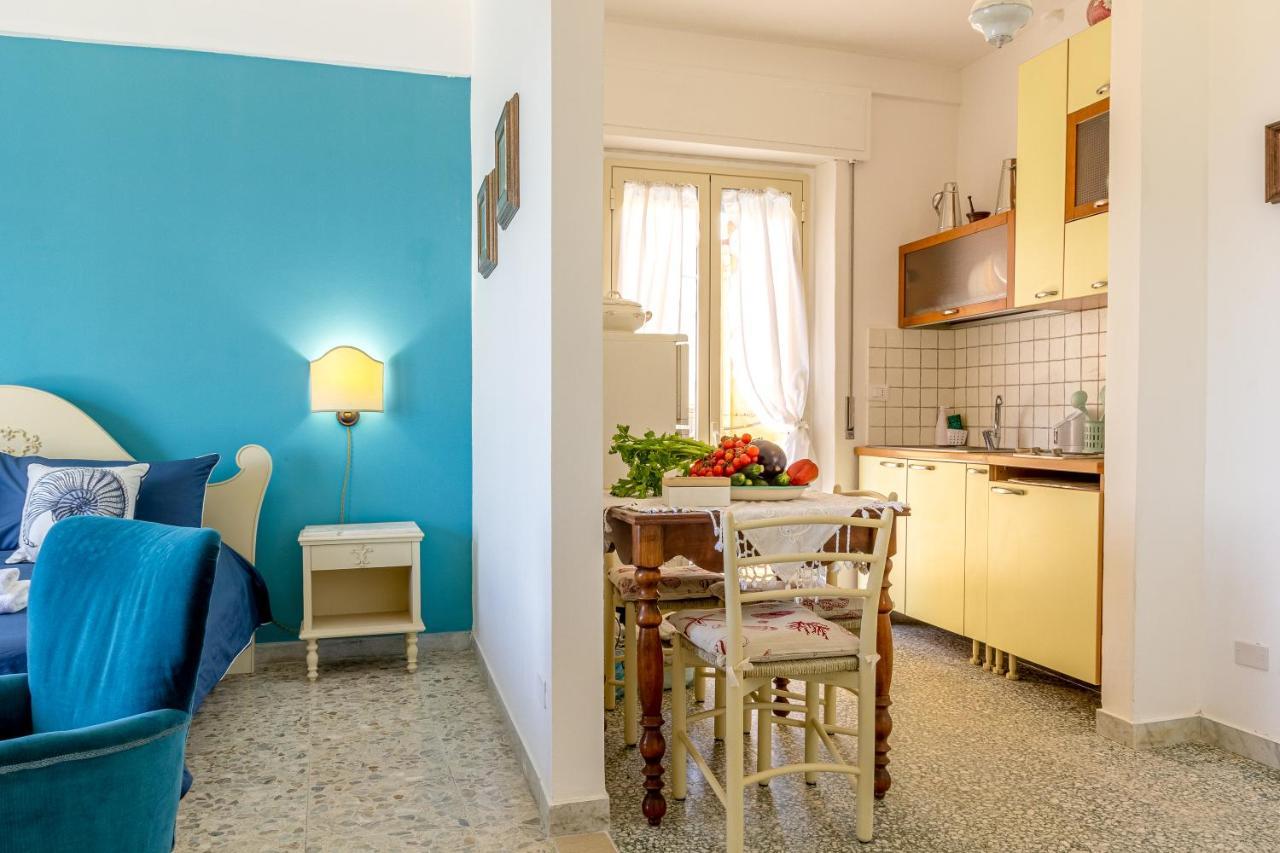 Brezza Di Mare Apartment Giardini Naxos Bagian luar foto