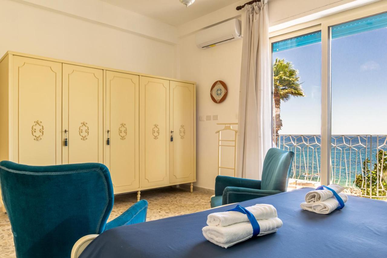 Brezza Di Mare Apartment Giardini Naxos Bagian luar foto